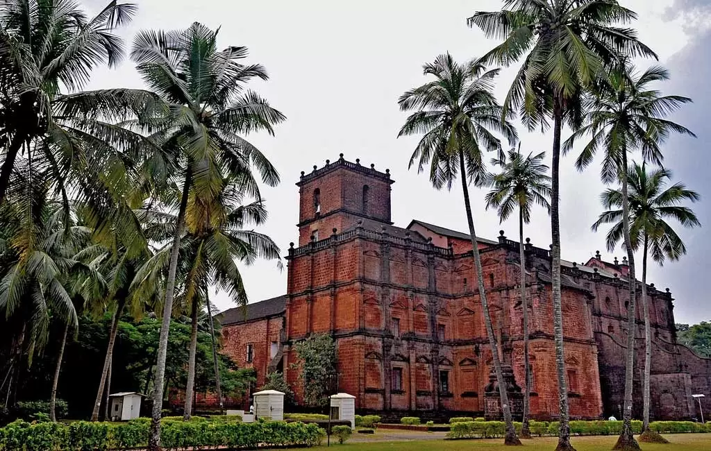 Basilica-of-Bom-Jesus-in-Old-Goa-