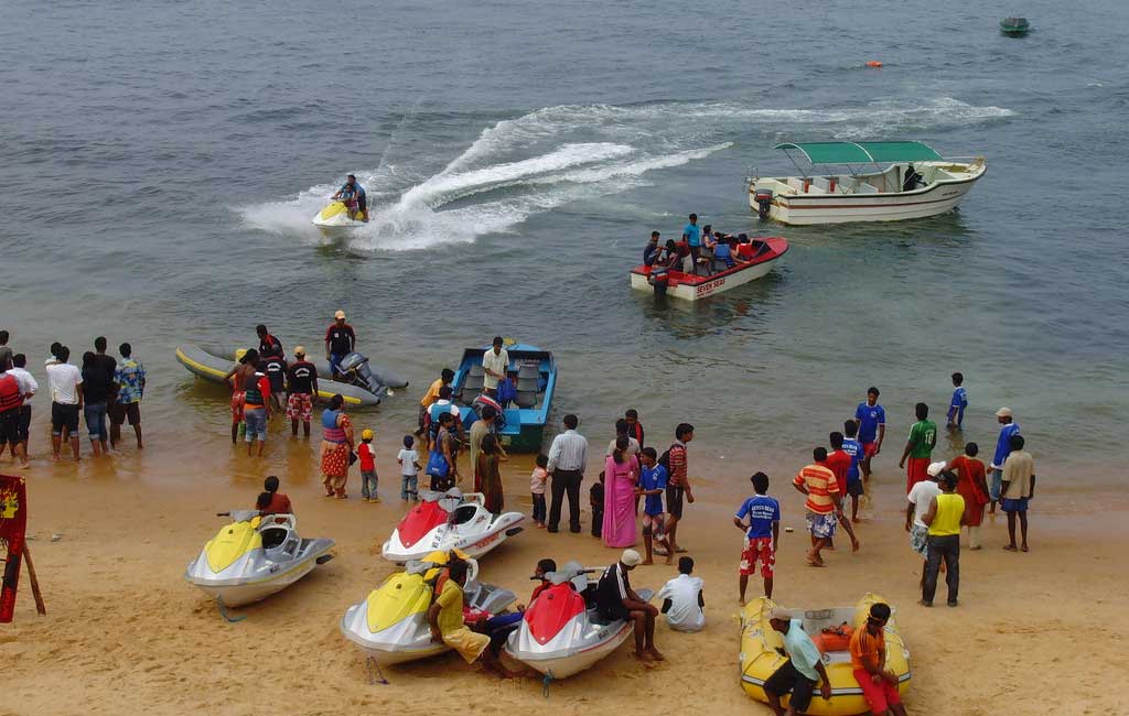 🏄Water Sports in Goa 🌴 Best Price with details  Parasailing, 🪂 JetSki,  🏄 Banana & Bumper 🏖️ 