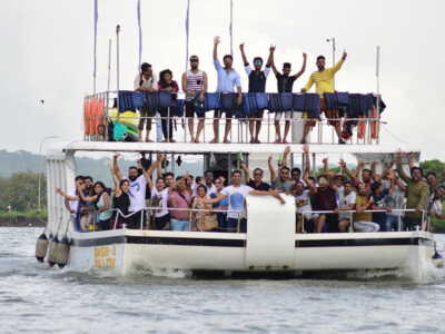 party boat cruise goa